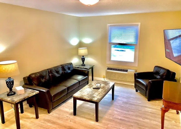 Bicentennial Inn